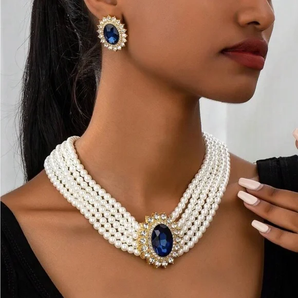 Vintage Elegant Luxurious  Gold Plated Rhinestone Faux Pearl Beaded Necklace - Picture 5 of 5